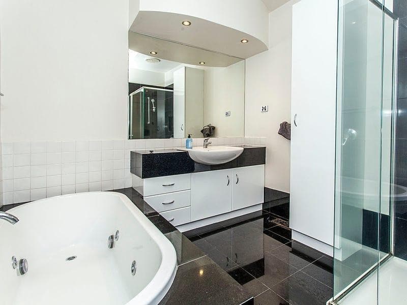 8A Russell Cres, Mount Waverley, VIC, Mount Waverley - Image 1