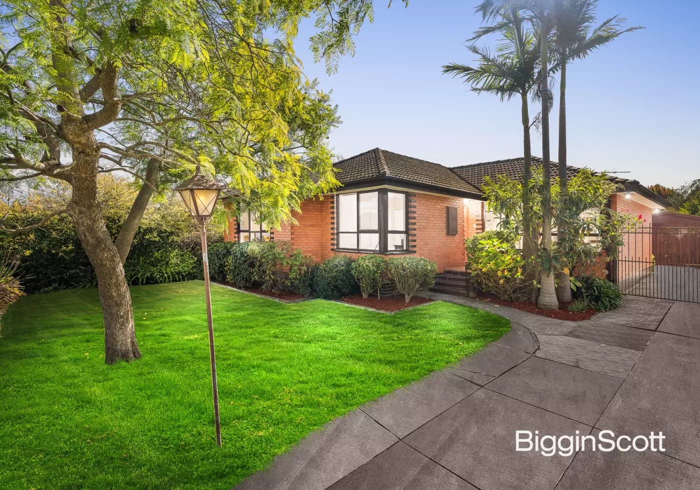 13 Cappella Court, Glen Waverley, VIC, Glen Waverley - Thumbnail 2