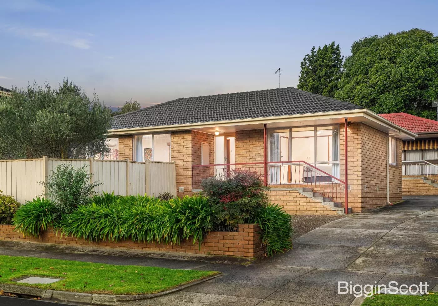 1/4 Joyce Avenue, Glen Waverley, VIC, Glen Waverley - Thumbnail 2