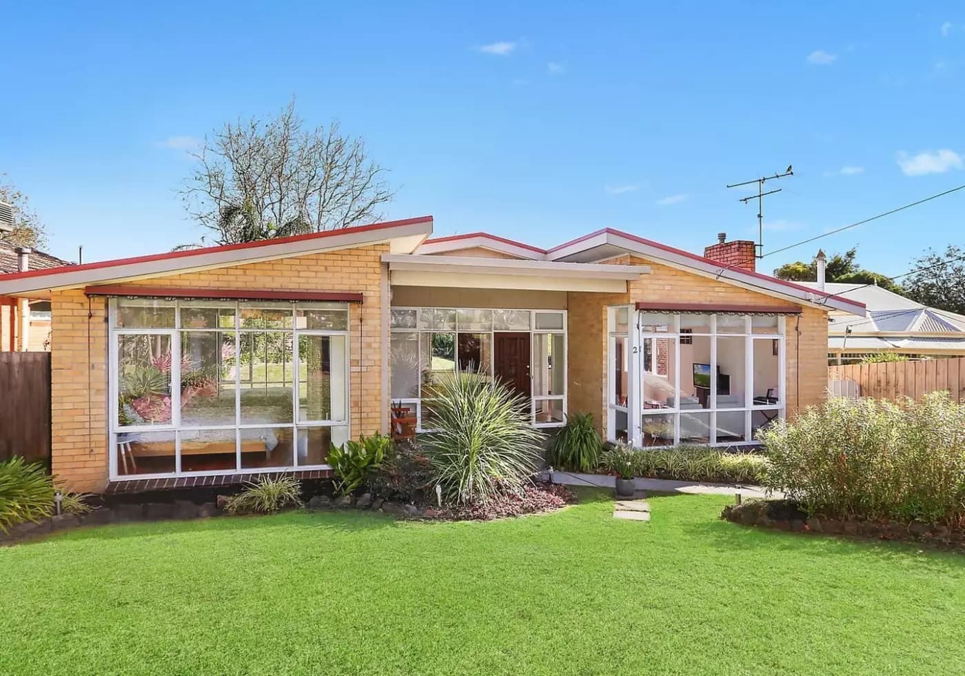 21 Sunhill Road, Mount Waverley, VIC, Mount Waverley - Thumbnail 2