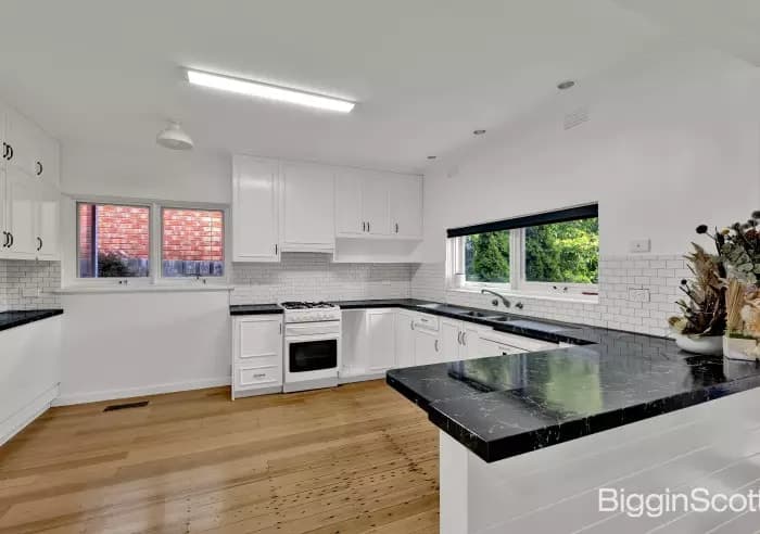 26 Mayfield Drive, Mount Waverley, VIC, Mount Waverley - Thumbnail 4