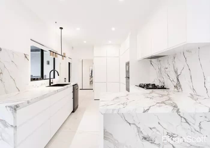 202 Warrigal Road, Camberwell, VIC, Camberwell - Thumbnail 4