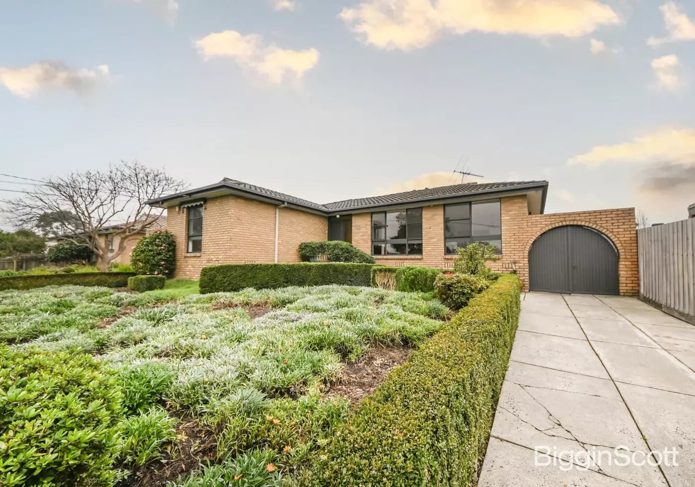 17 Mackellar Avenue, Wheelers Hill, VIC, Wheelers Hill - Thumbnail 2