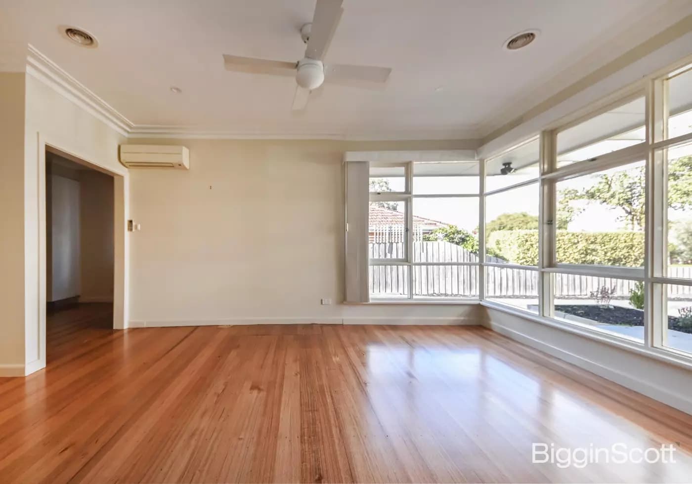 1/11 Huxtable Street, Mount Waverley, VIC, Mount Waverley - Thumbnail 2