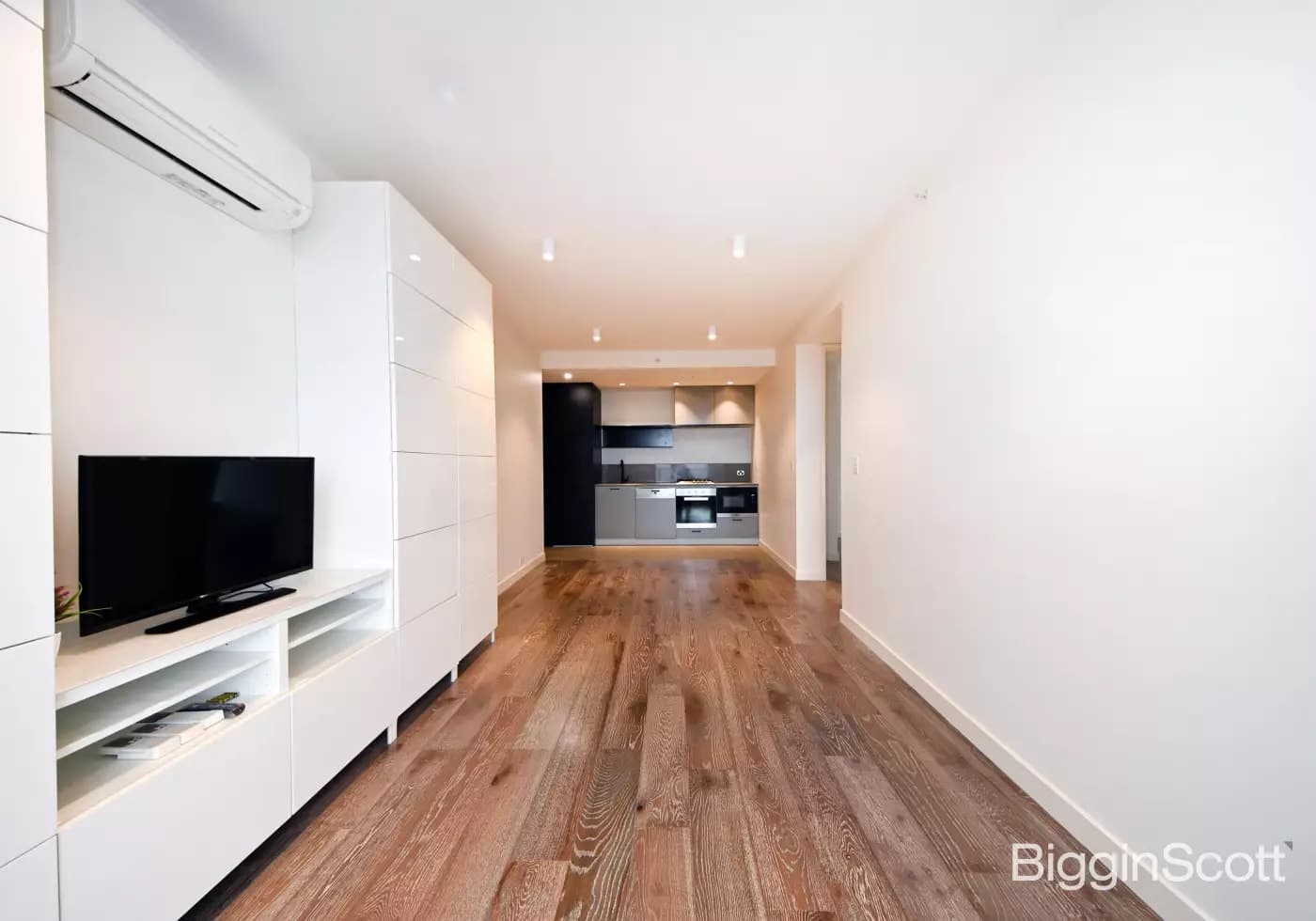 1803/7 Claremont Street, South Yarra, VIC, South Yarra - Thumbnail 2
