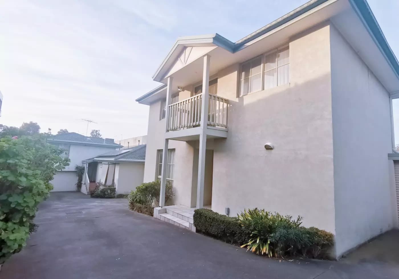 2/2 Somers Court, Glen Waverley, VIC, Glen Waverley - Thumbnail 2