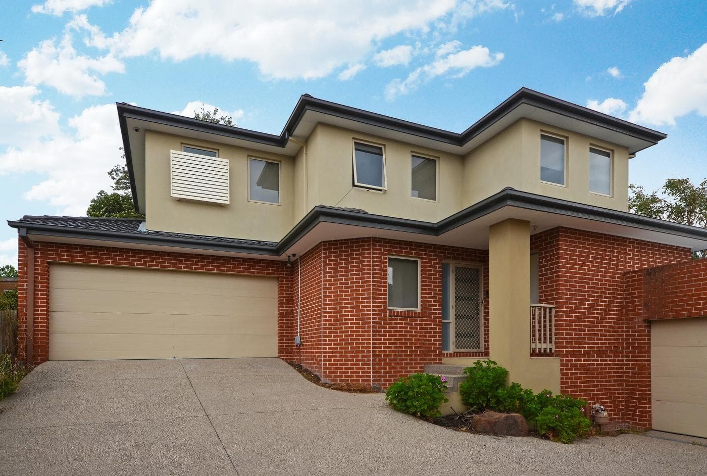 2/590 Waverley Road, Glen Waverley, Glen Waverley - Image 1