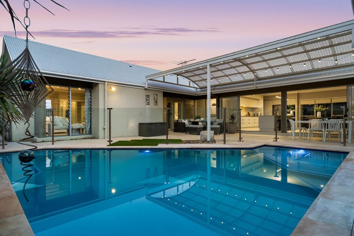 87 Mossvale Drive, Wakerley QLD 4154, Wakerley - Thumbnail 2
