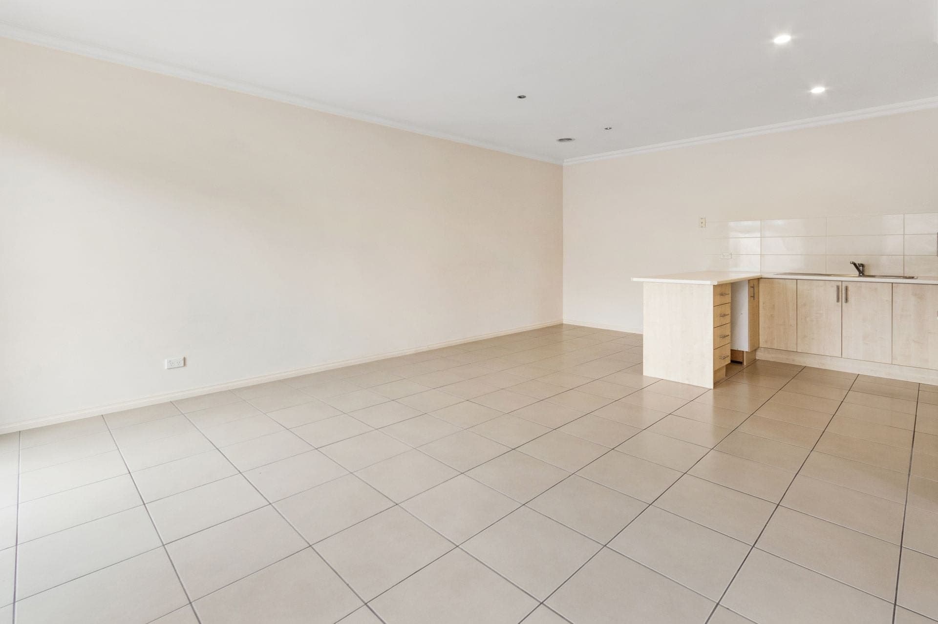 10/10-12 George Street, Reservoir, Reservoir - Thumbnail 4