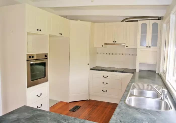 33 Brynor Crescent, Glen Waverley, VIC, Glen Waverley - Thumbnail 3