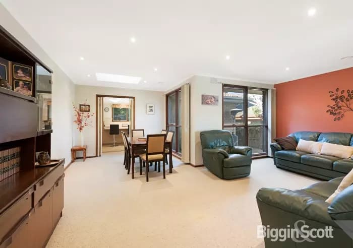 2 Bottlebrush Court, Wheelers Hill, VIC, Wheelers Hill - Thumbnail 3