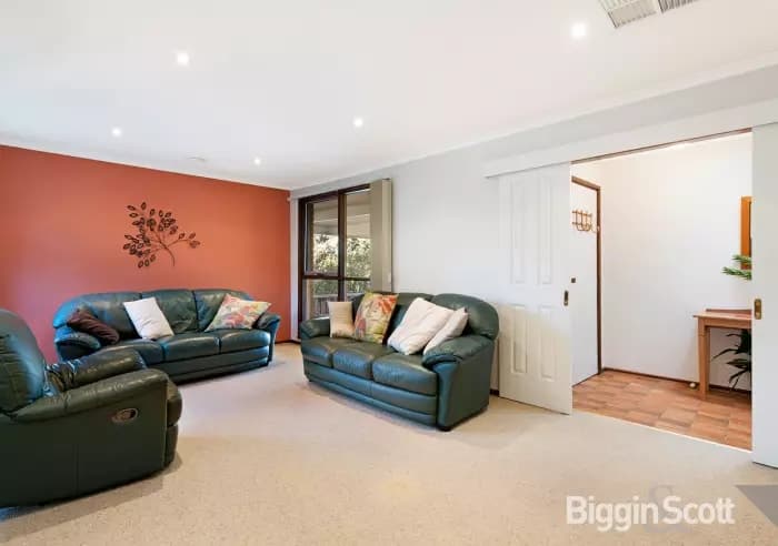 2 Bottlebrush Court, Wheelers Hill, VIC, Wheelers Hill - Thumbnail 5