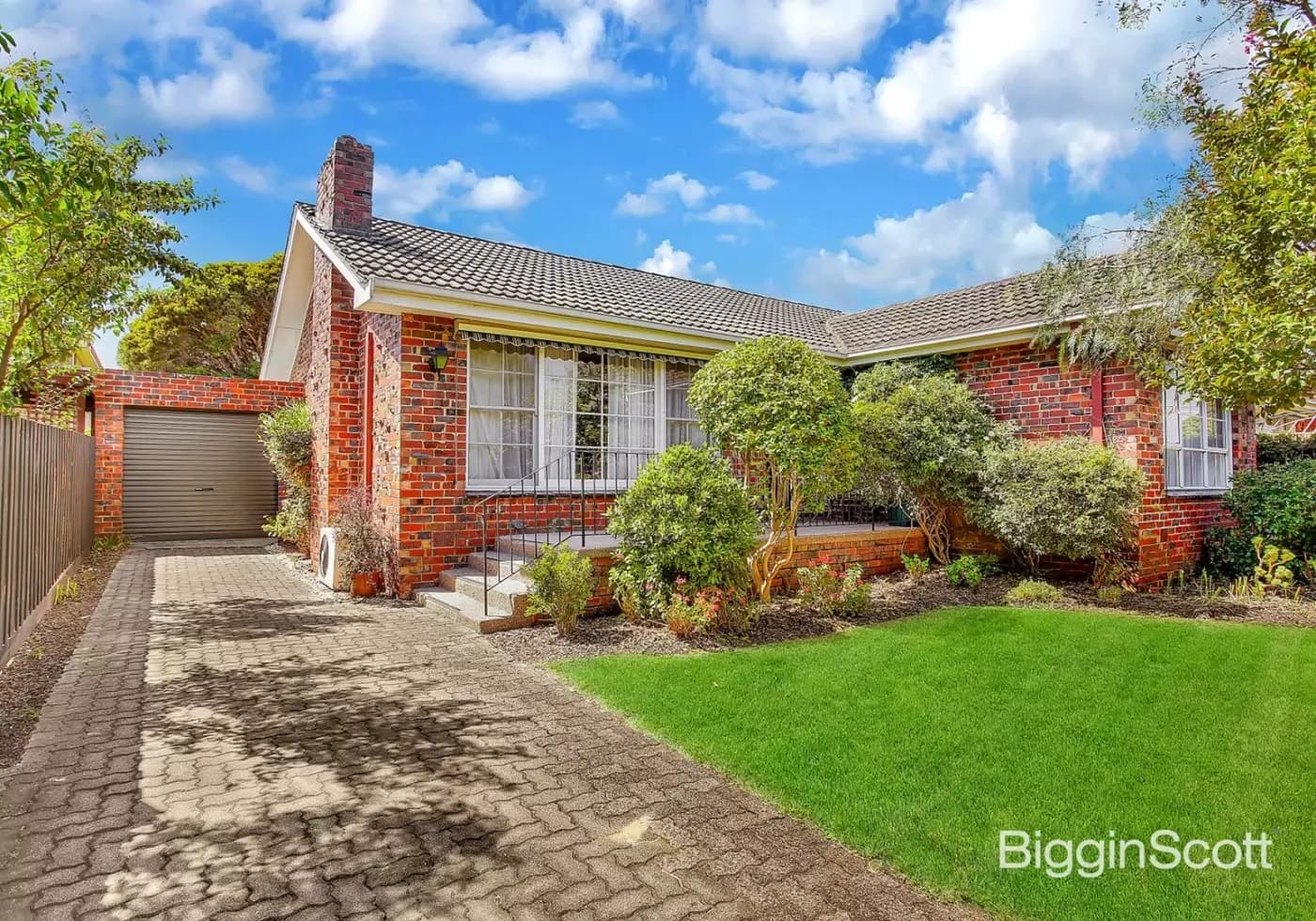 52 Lindisfarne Drive, Burwood East, VIC, Burwood East - Thumbnail 2