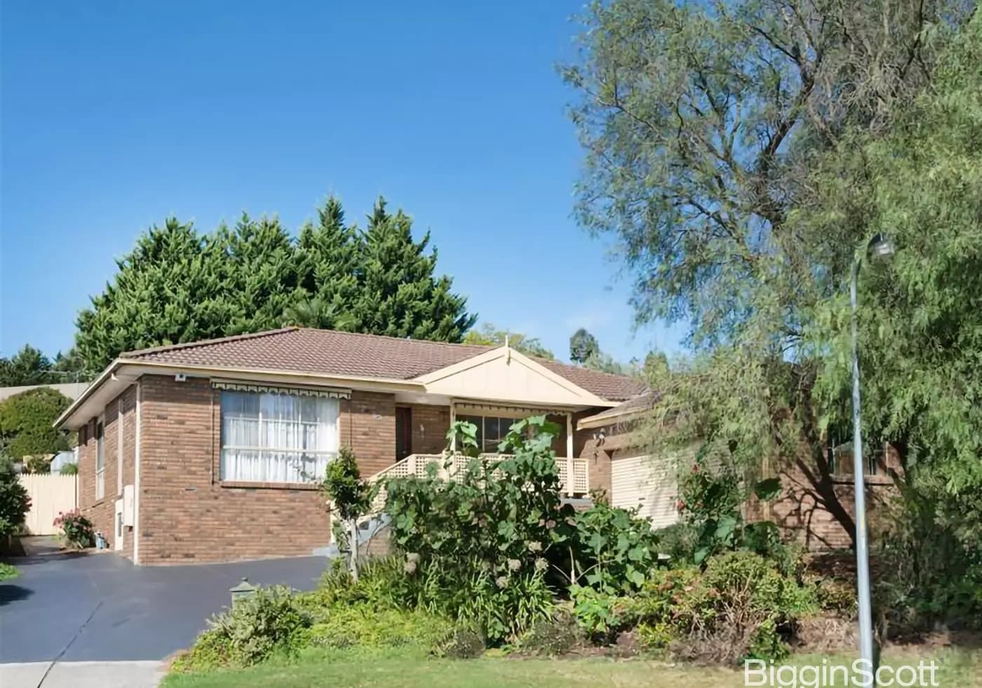 85 Strathavan Drive, Berwick, VIC, Berwick - Thumbnail 2