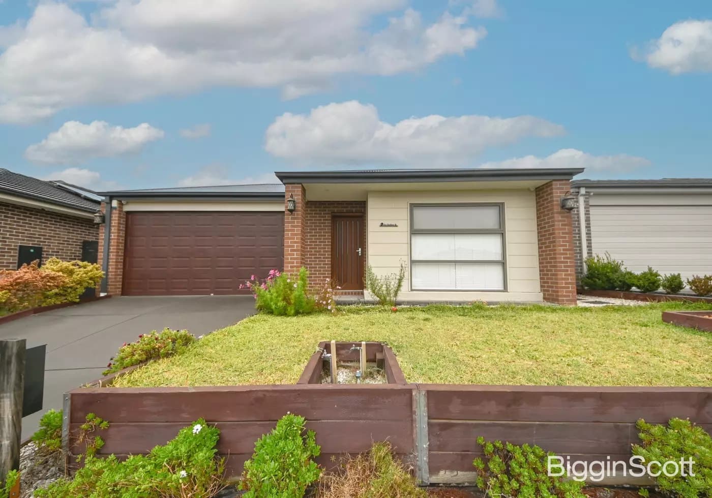 100 Moxham Drive, Clyde North, VIC, Clyde North - Thumbnail 2