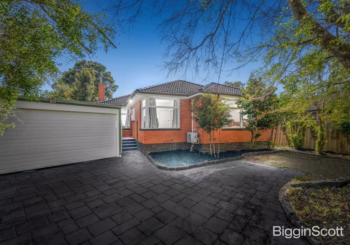 11 Hampstead Crescent, Glen Waverley, VIC, Glen Waverley - Thumbnail 2