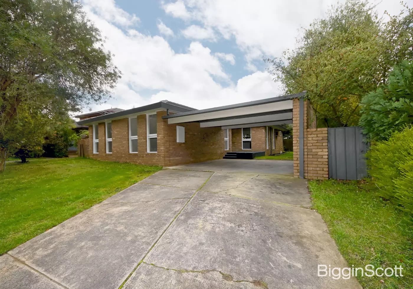 12 Burlington Crescent, Wantirna, VIC, Wantirna - Thumbnail 2