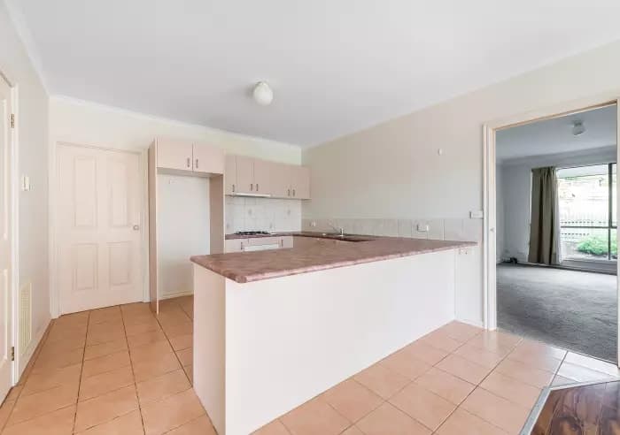 2/4 Prospect Street, Mount Waverley, VIC, Mount Waverley - Thumbnail 3
