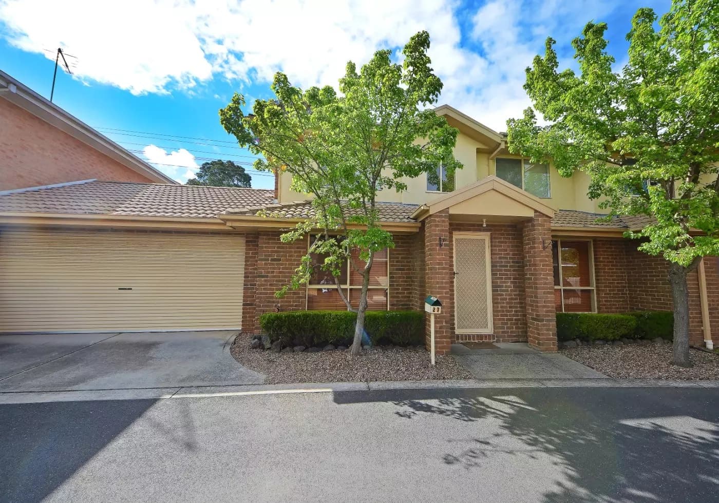 27 Gateway Close, Chadstone, VIC, Chadstone - Thumbnail 2