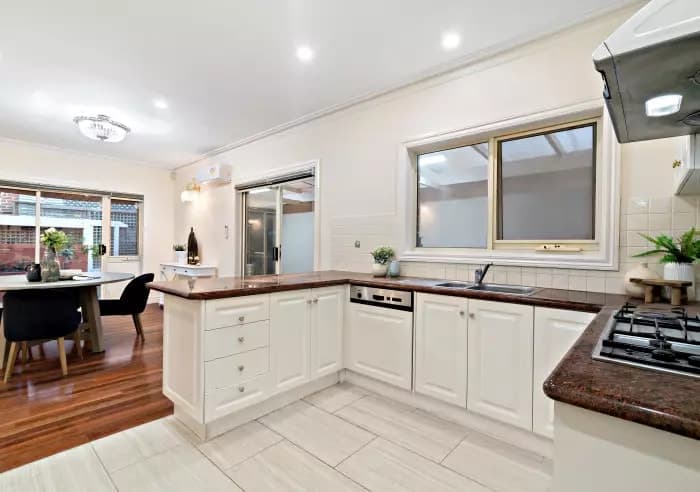2/10 Alexander Street, Mount Waverley, VIC, Mount Waverley - Thumbnail 5