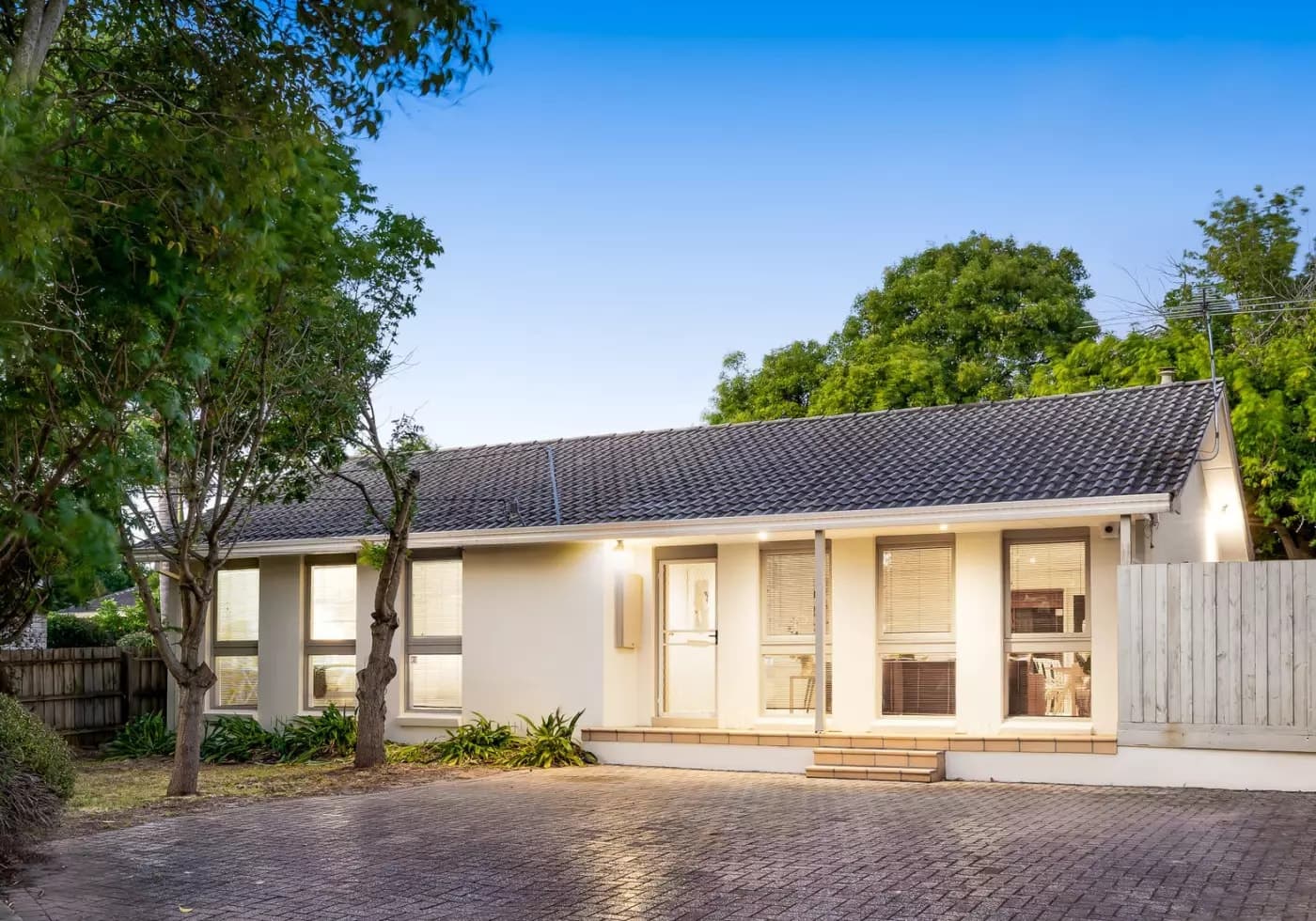23 Florey Crescent, Mulgrave, VIC, Mulgrave - Thumbnail 2