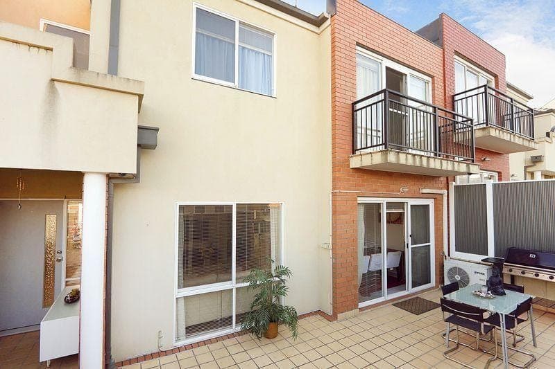 13/18 Tulloch Grove, Glen Waverley, VIC, Glen Waverley - Image 1