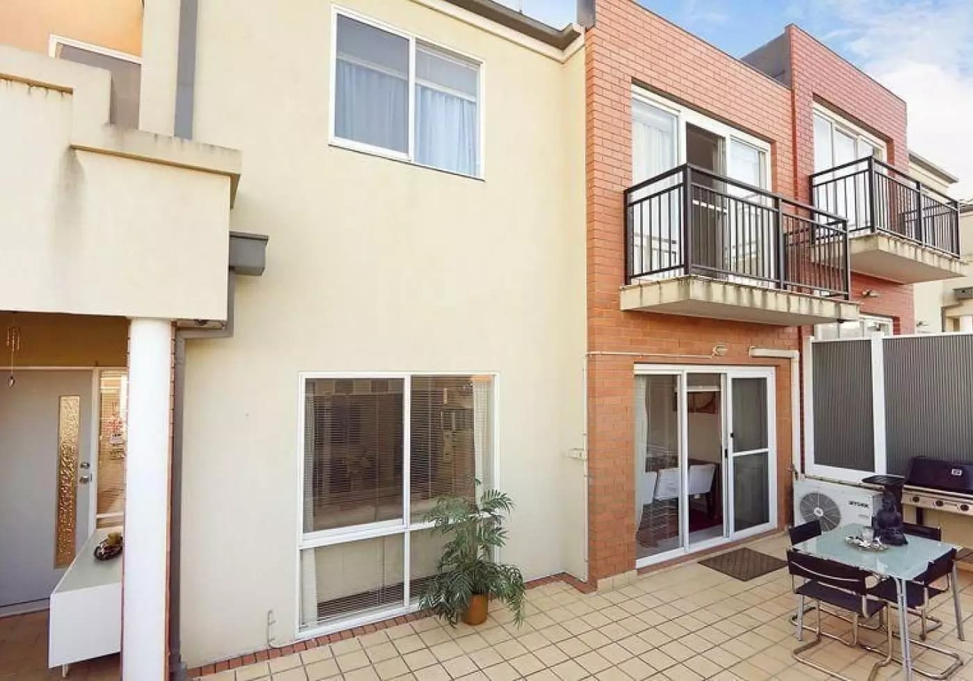 13/18 Tulloch Grove, Glen Waverley, VIC, Glen Waverley - Thumbnail 2