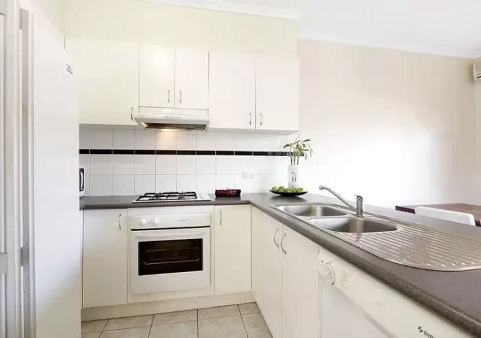 13/18 Tulloch Grove, Glen Waverley, VIC, Glen Waverley - Thumbnail 4