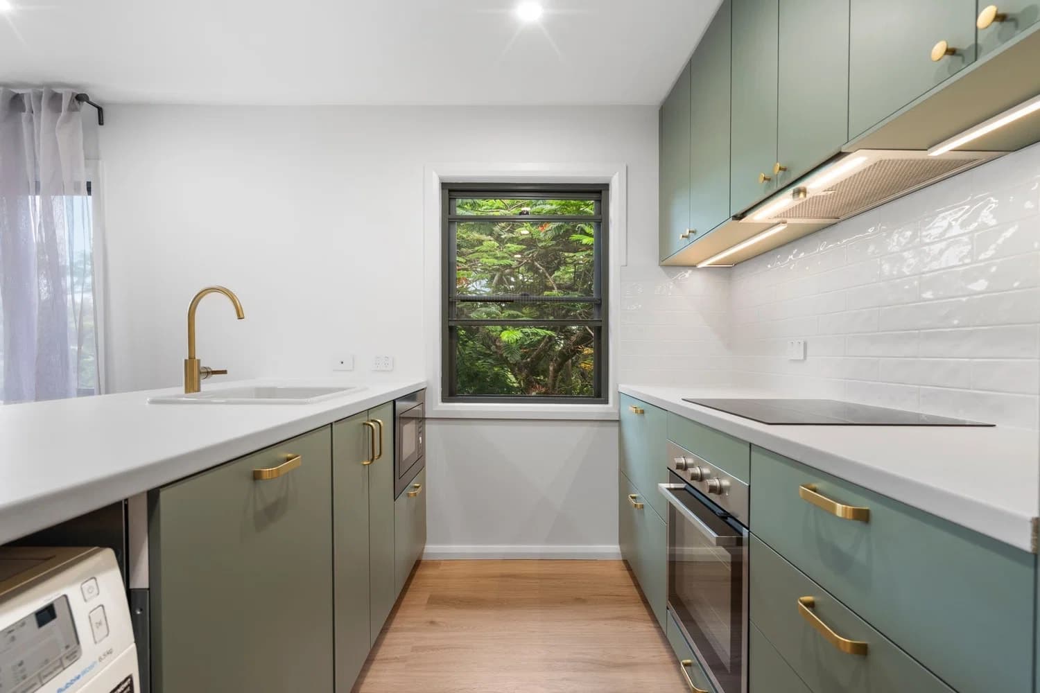 8A Crest Dr, Elanora, QLD, 4221, Elanora - Thumbnail 4