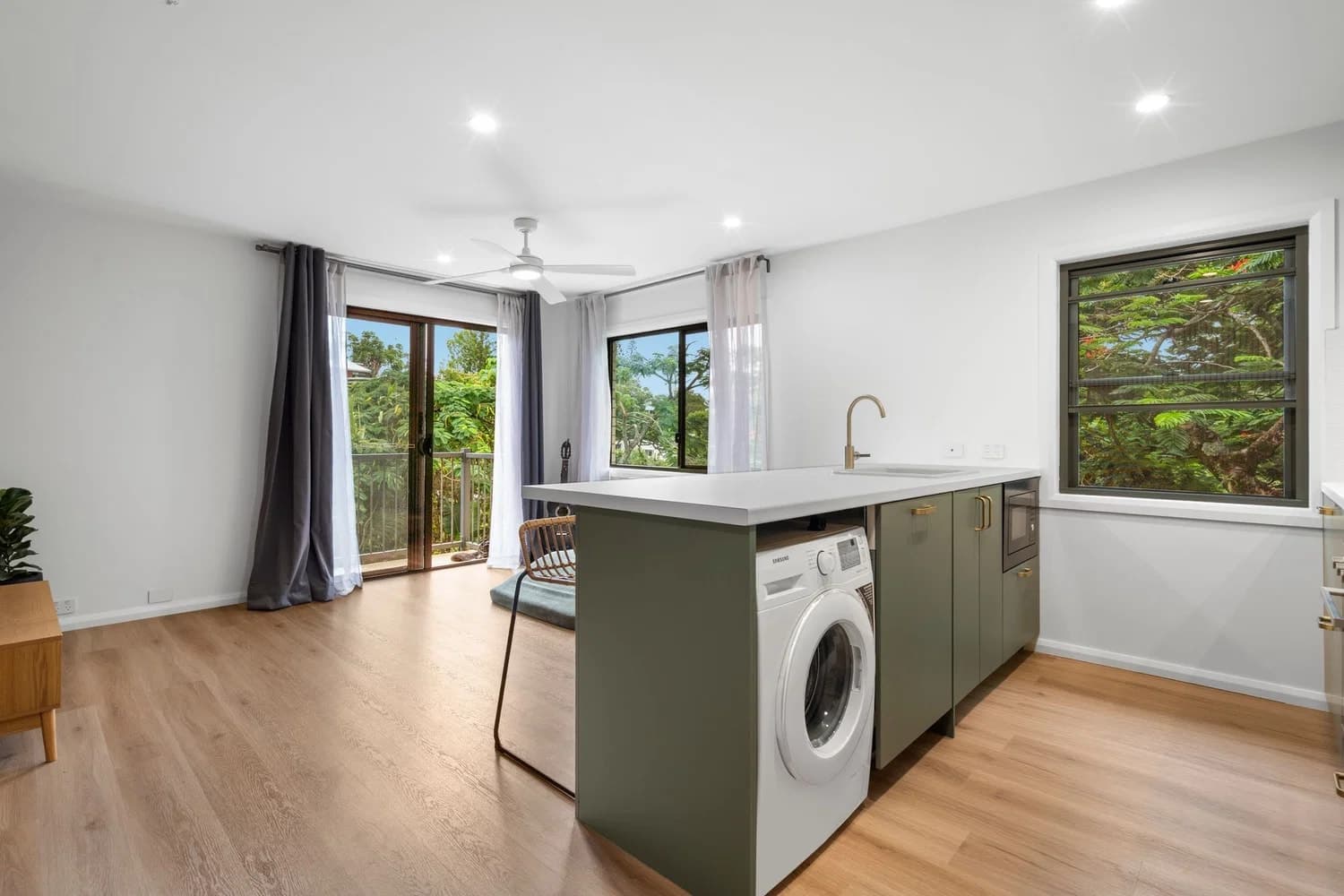 8A Crest Dr, Elanora, QLD, 4221, Elanora - Thumbnail 6