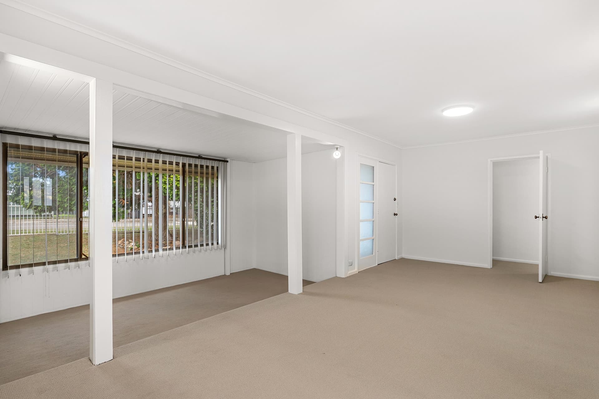 52 Old Bush Road, Yarrawarrah, Yarrawarrah - Thumbnail 3