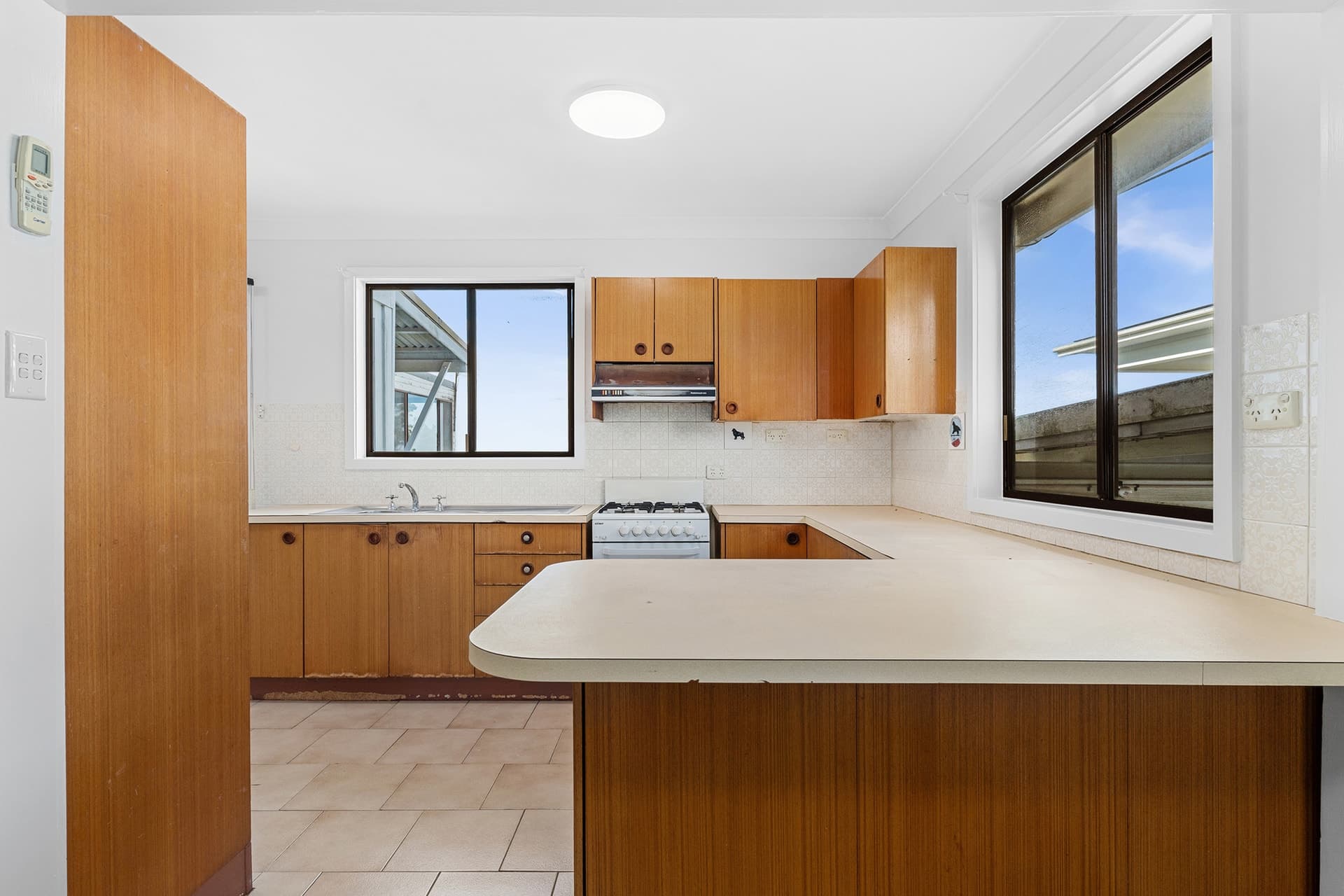 52 Old Bush Road, Yarrawarrah, Yarrawarrah - Thumbnail 4
