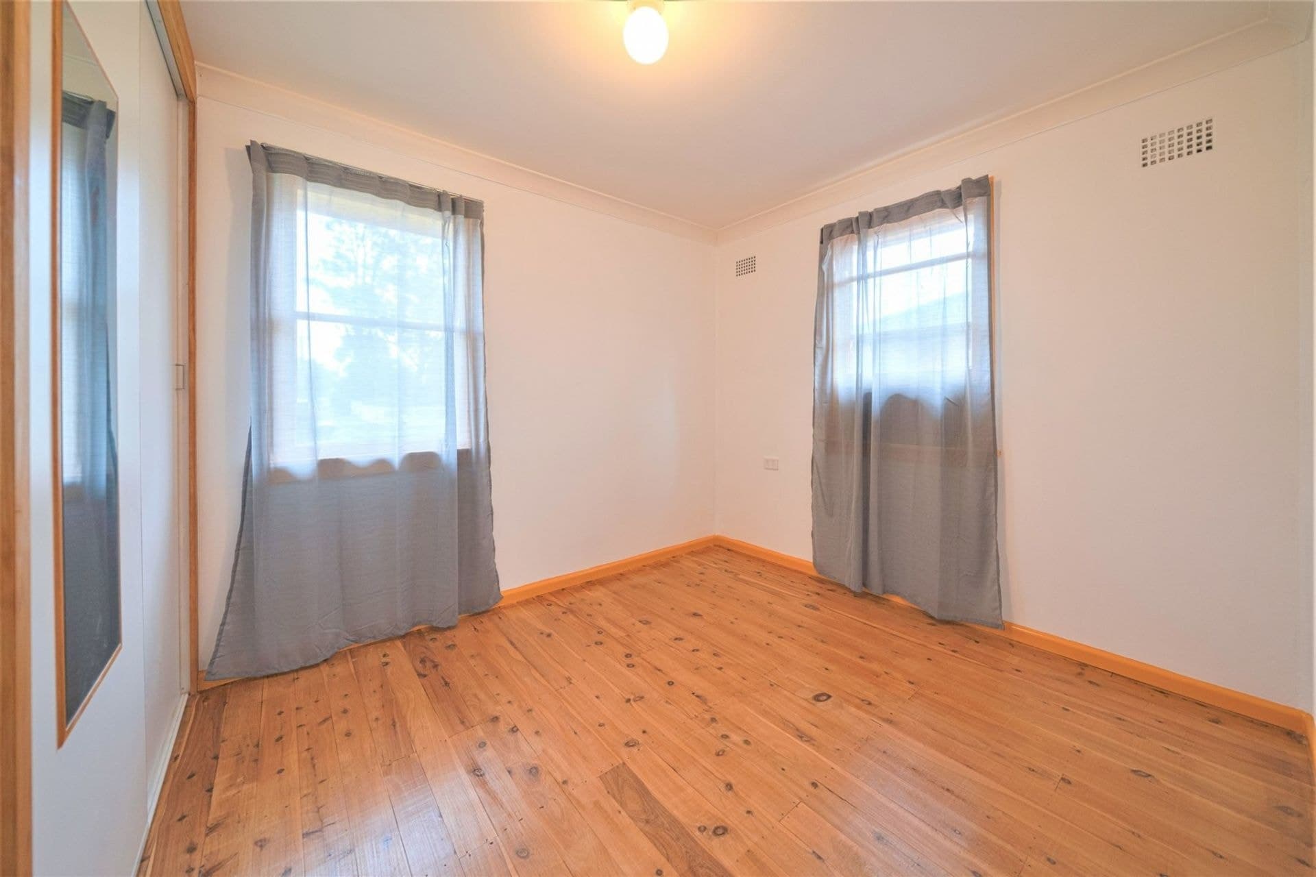 7 Lingayen Avenue, Lethbridge Park, NSW, 2770, Lethbridge Park - Thumbnail 4