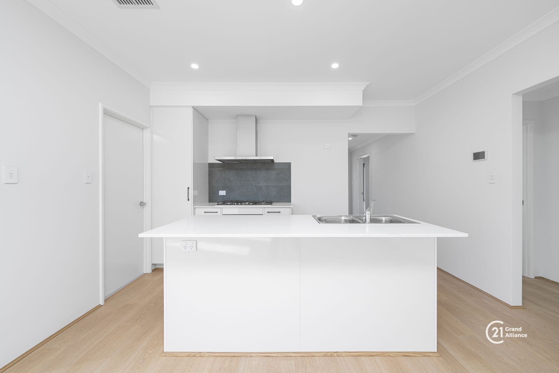 2/280 Lord Street, Perth, WA, 6000, Cannington - Thumbnail 3