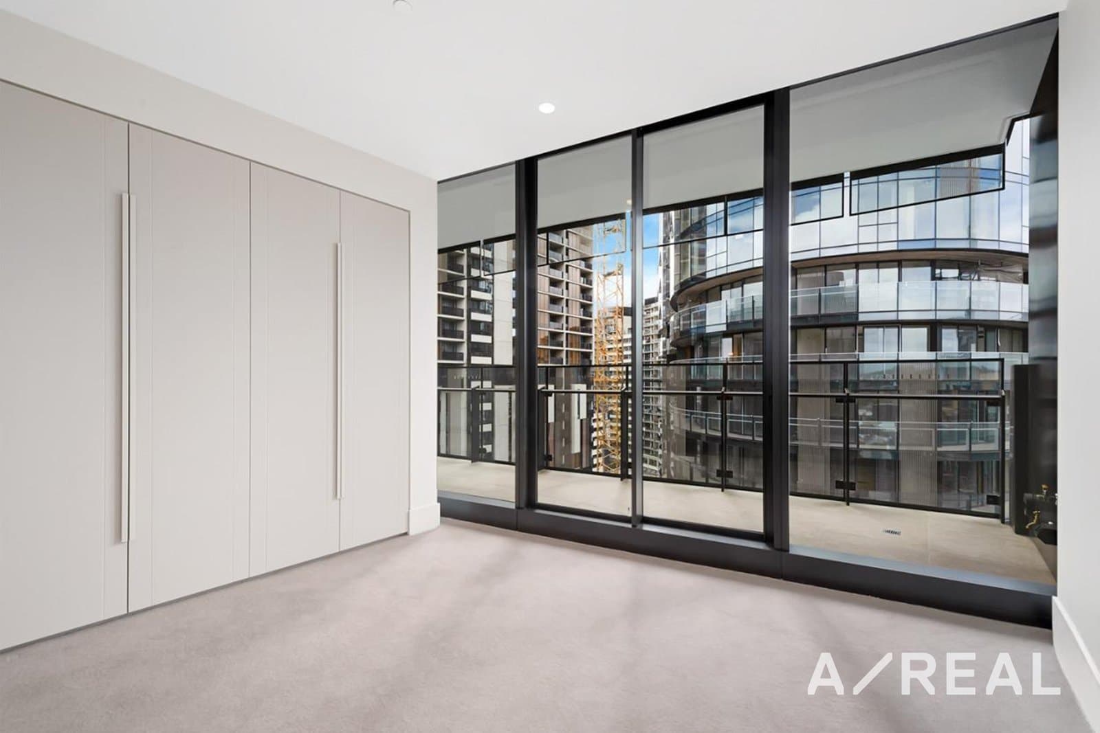 910/243 Toorak Road, South Yarra VIC 3141, South Yarra - Thumbnail 3