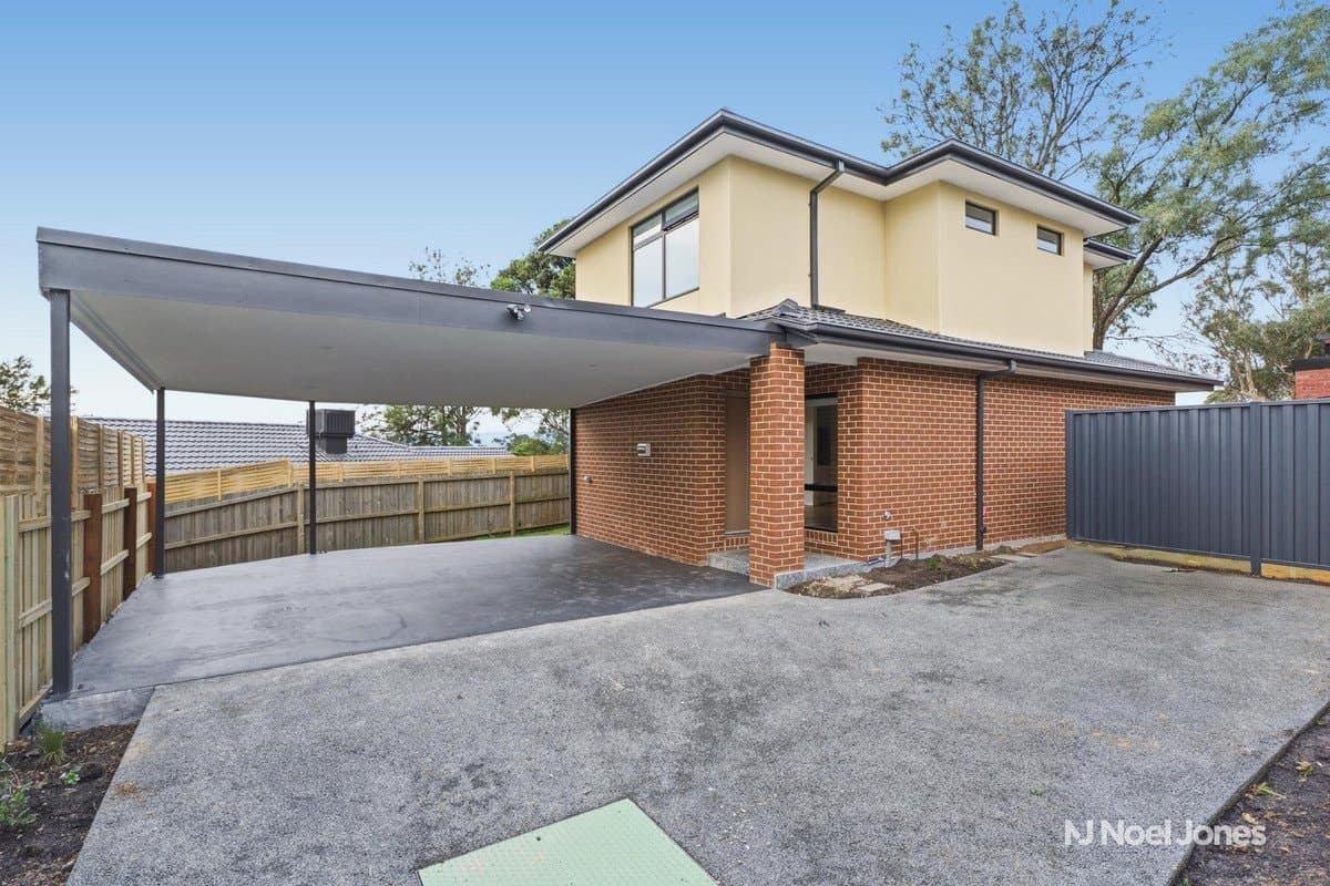 2/2 Sierra Place, Chirnside Park - Thumbnail 2