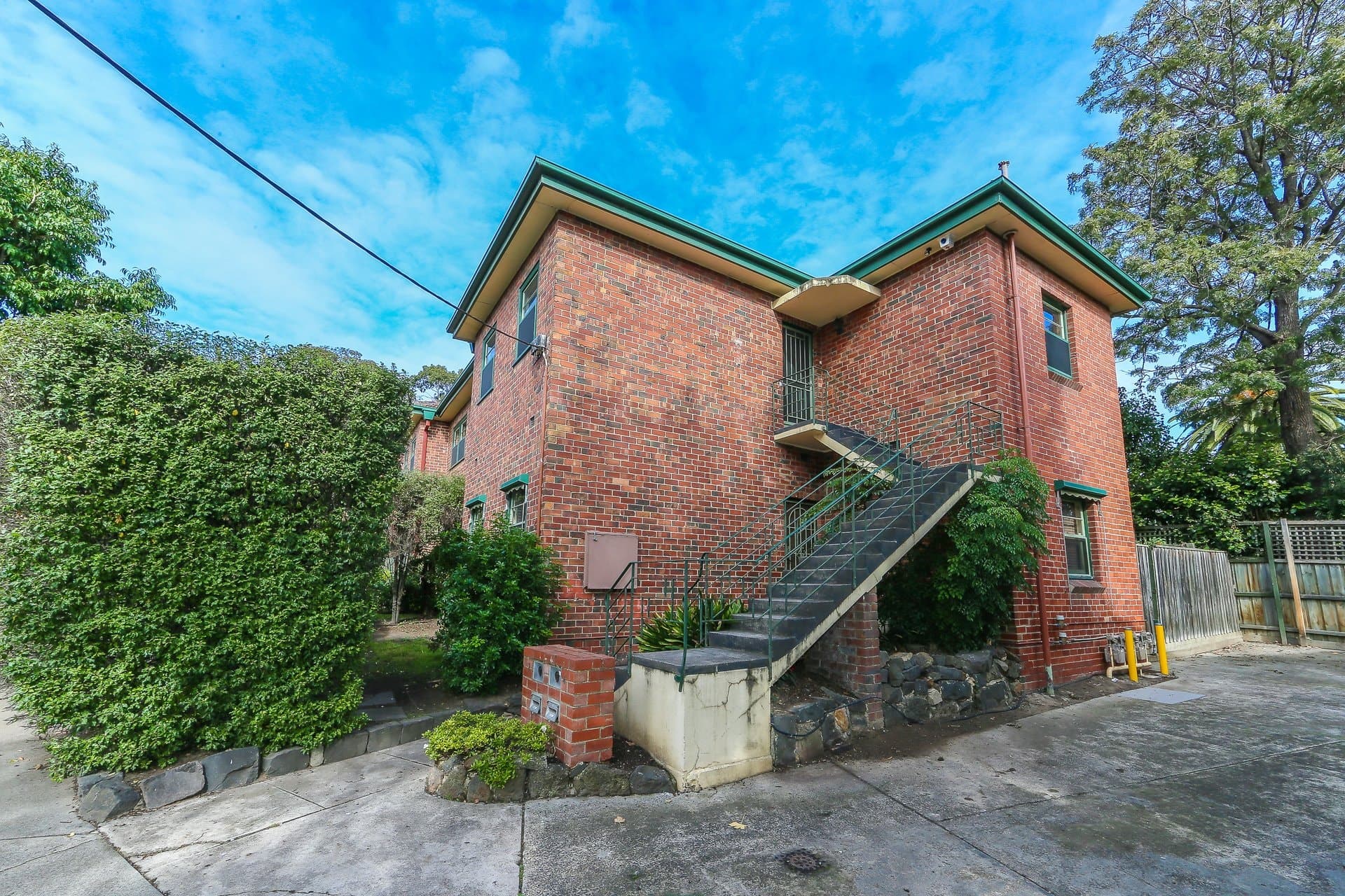 4/2 Finchley Court, Hawthorn - Image 1