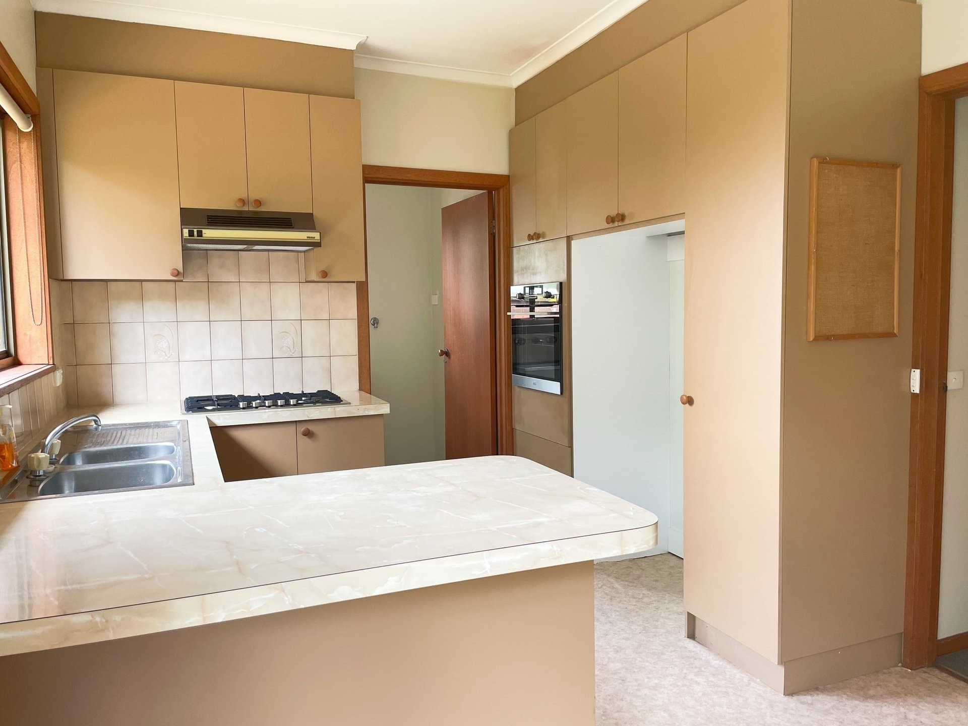 2/9 Leura Street, Surrey Hills - Thumbnail 2