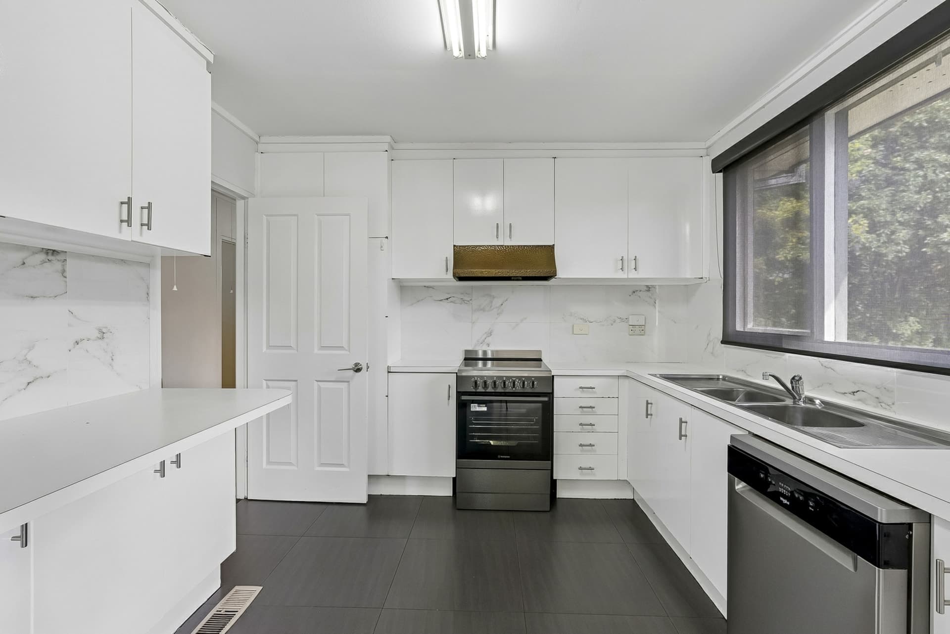 17 Officer Crescent, Ainslie, Ainslie - Thumbnail 4