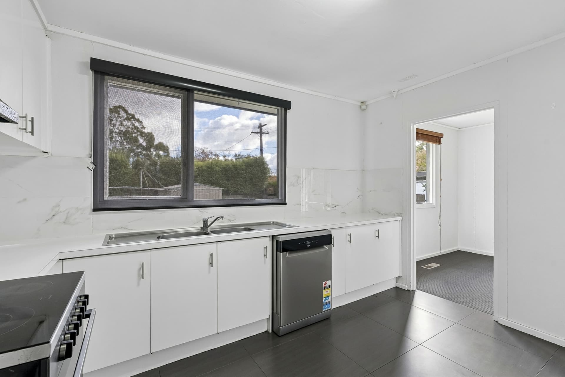 17 Officer Crescent, Ainslie, Ainslie - Thumbnail 5