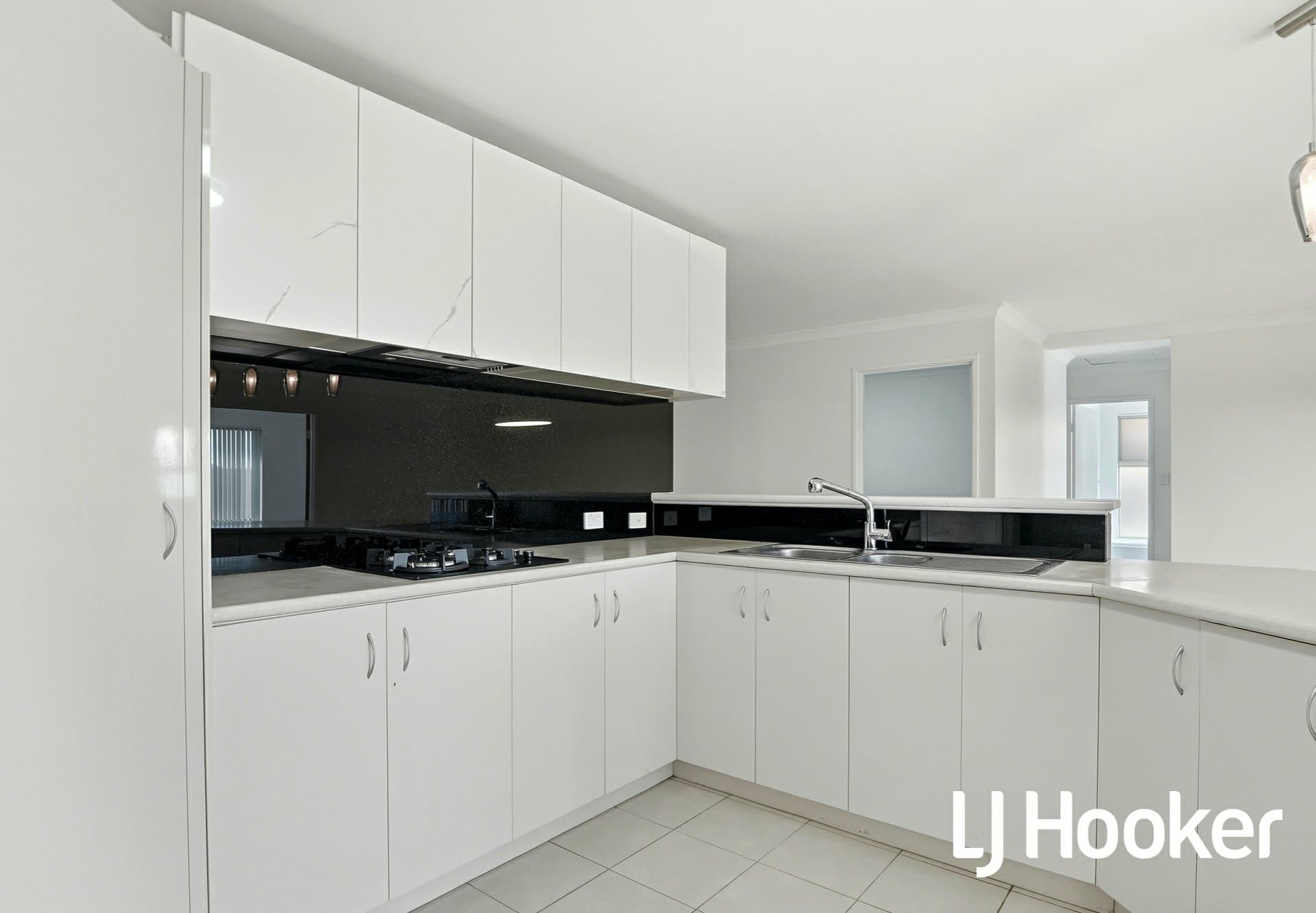 35 Dillwynia Bend, Banksia Grove, Banksia Grove - Thumbnail 4