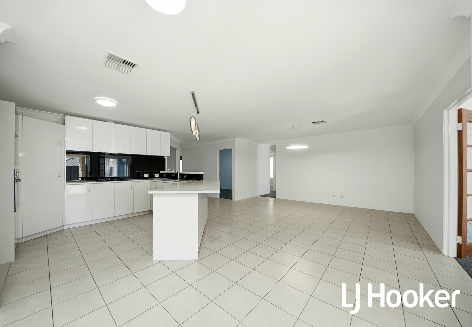 35 Dillwynia Bend, Banksia Grove, Banksia Grove - Thumbnail 5