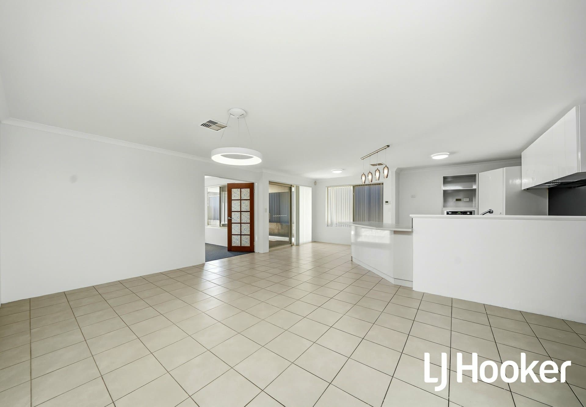 35 Dillwynia Bend, Banksia Grove, Banksia Grove - Thumbnail 6