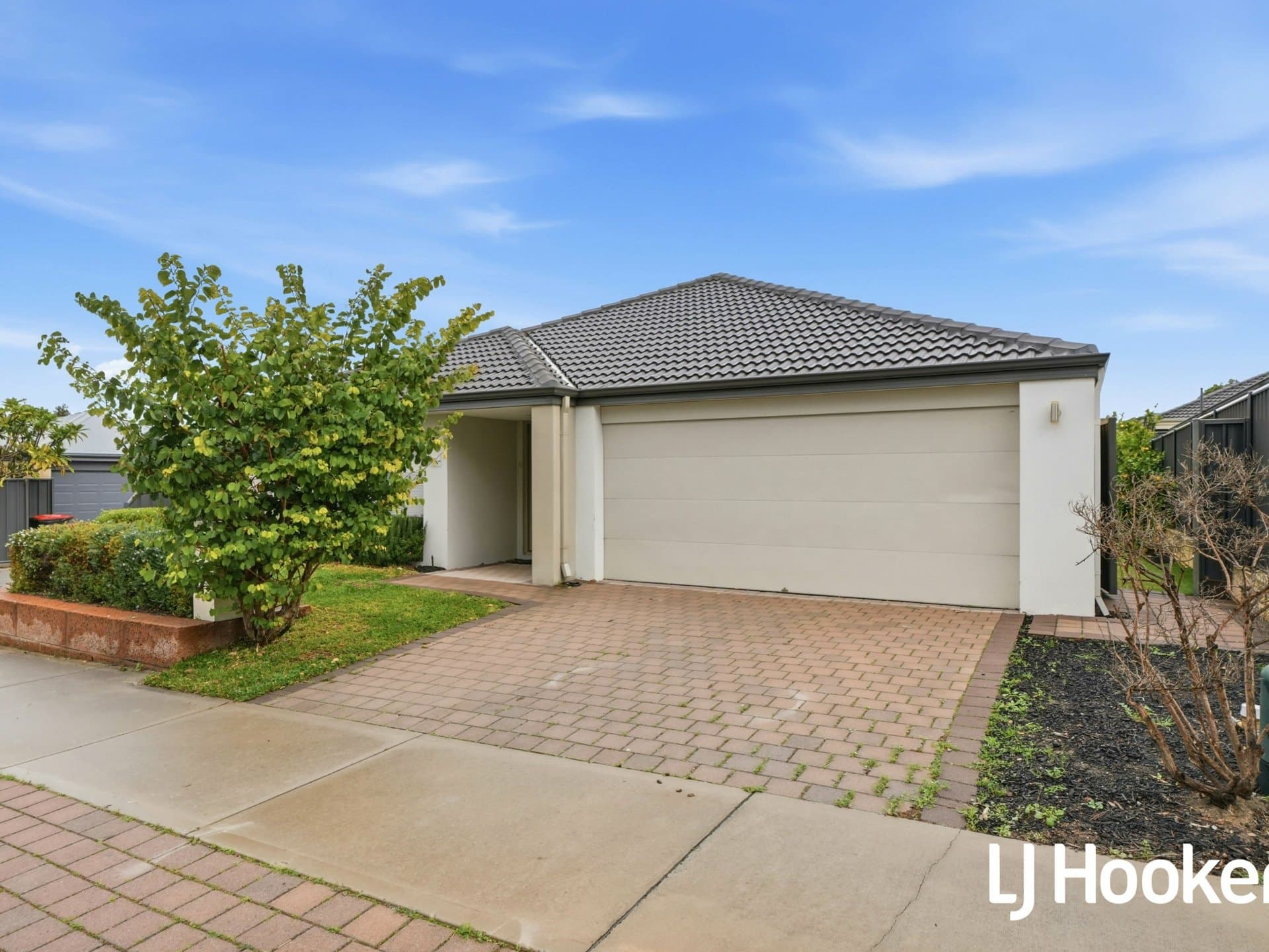 20 Nutcote Road, Banksia Grove, Banksia Grove - Thumbnail 2