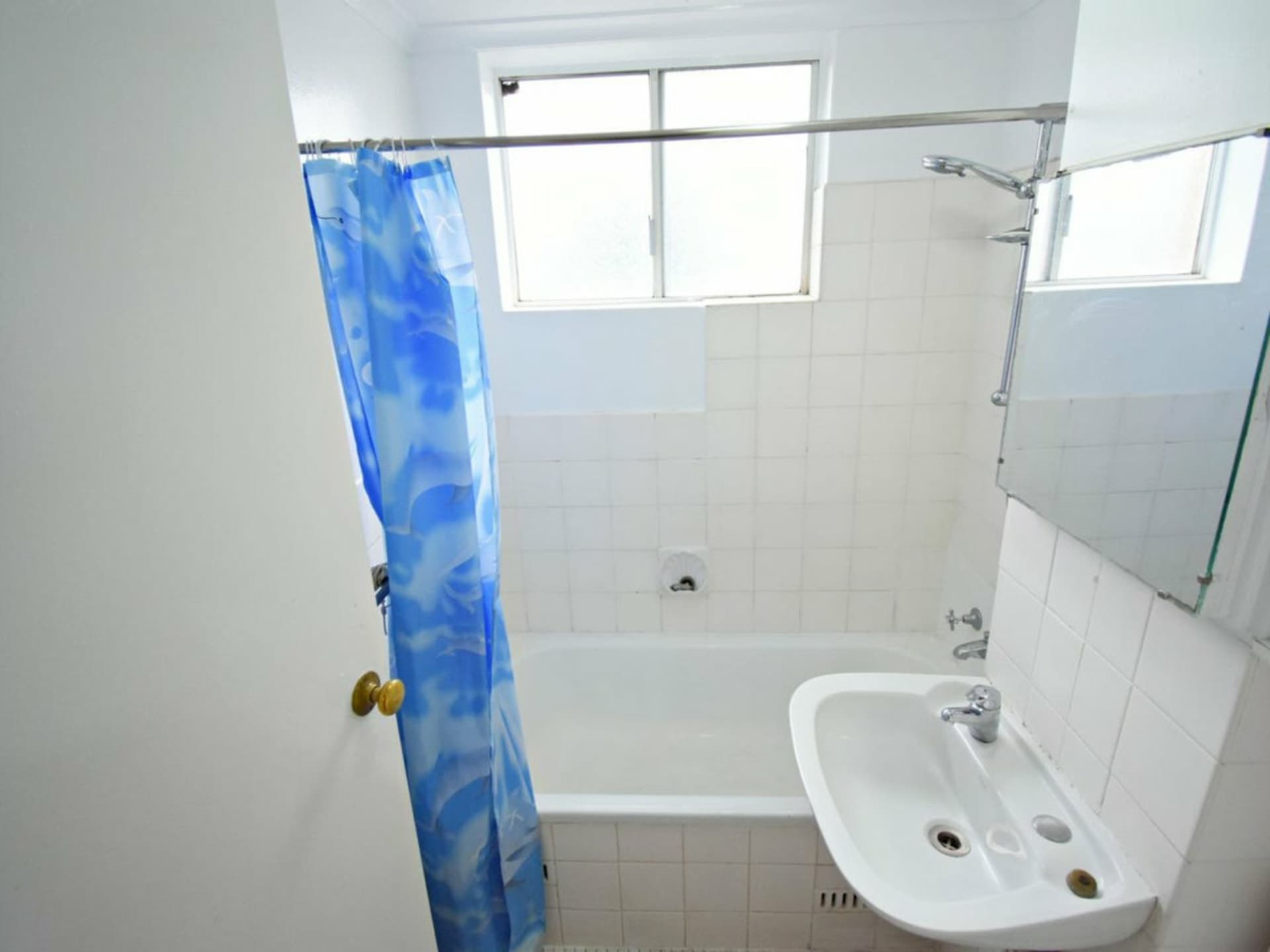 8/10 Clifford Avenue, Canley Vale, Canley Vale - Image 1