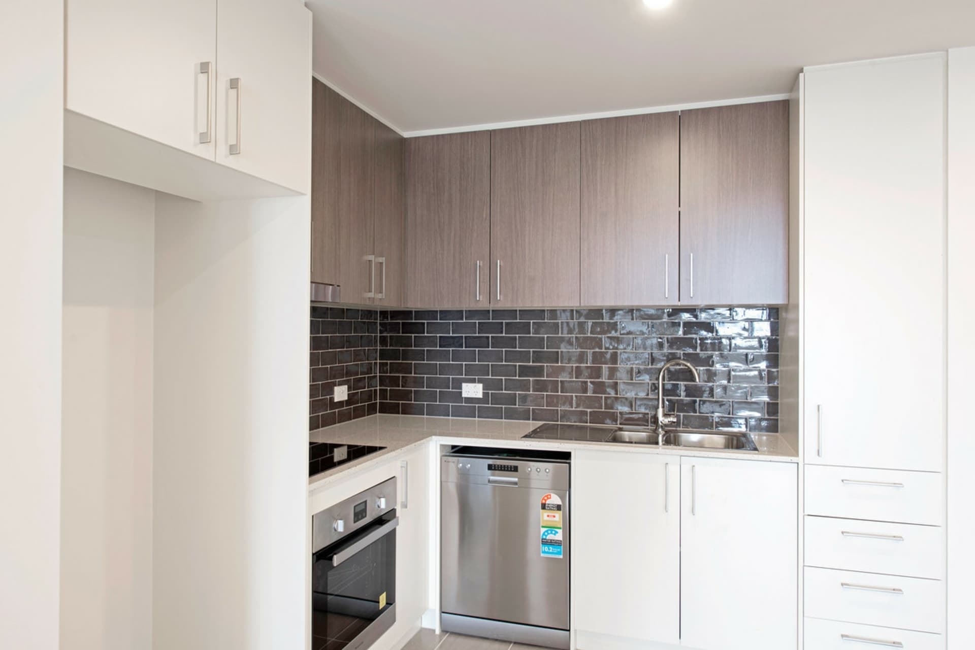 106/2 Hinder Street, Gungahlin, Gungahlin - Thumbnail 2