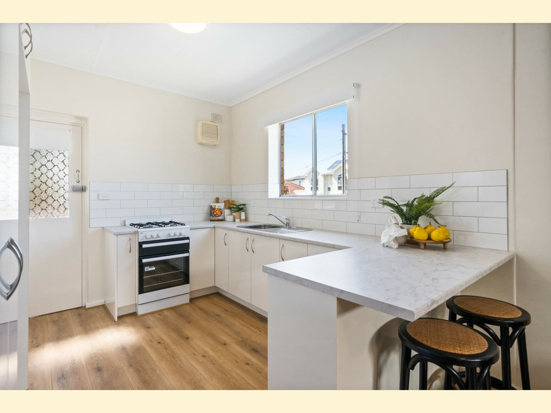 1/72 Downing Street, Hove, Hove - Thumbnail 3