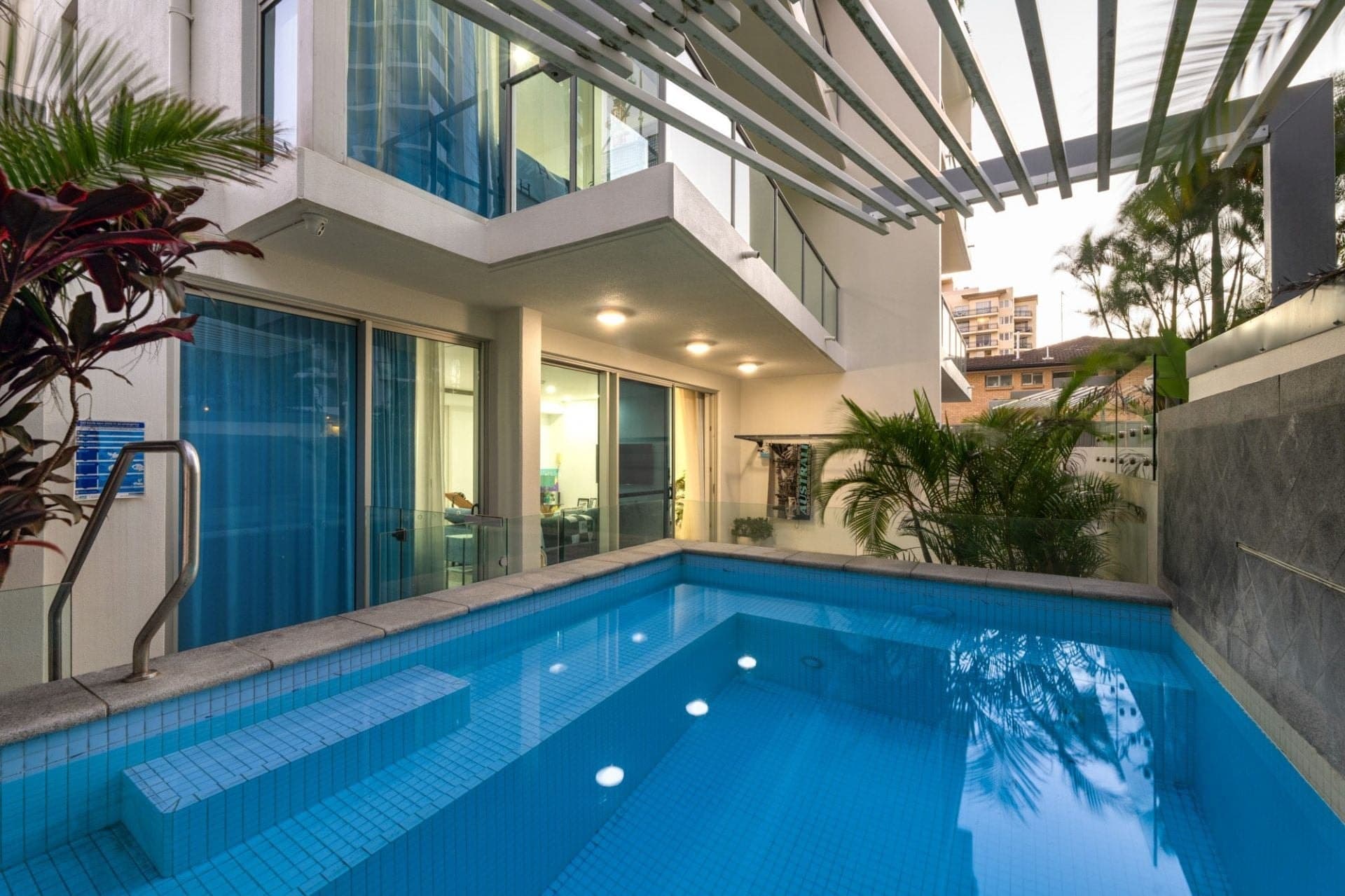 106/18 Enderley Avenue, Surfers Paradise - Thumbnail 4