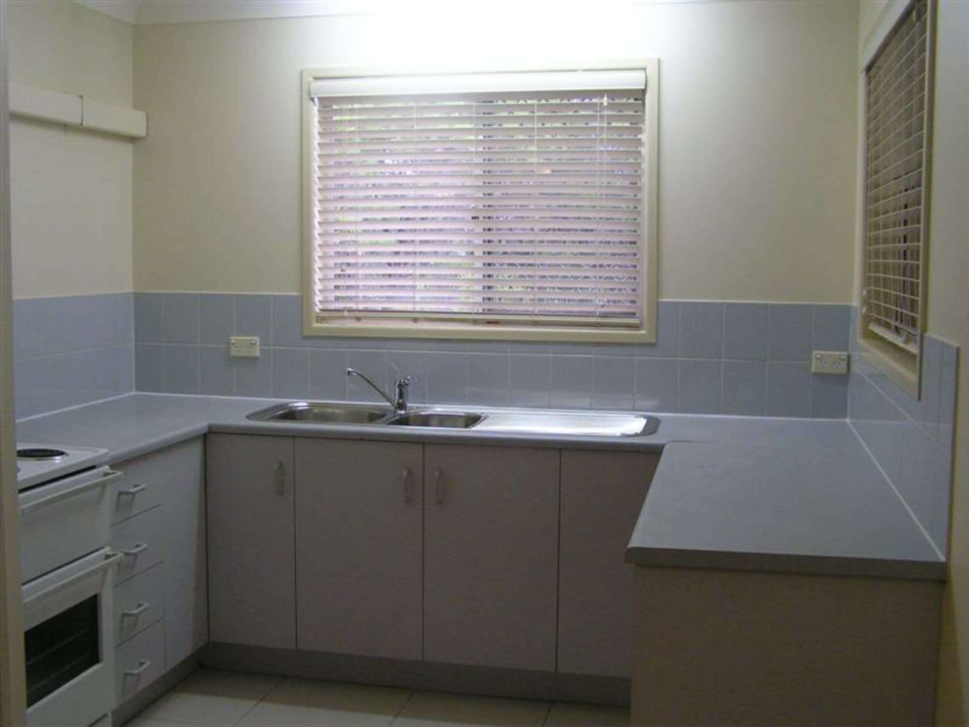 2/4 Wafer Court, Norman Gardens, Norman Gardens - Thumbnail 3