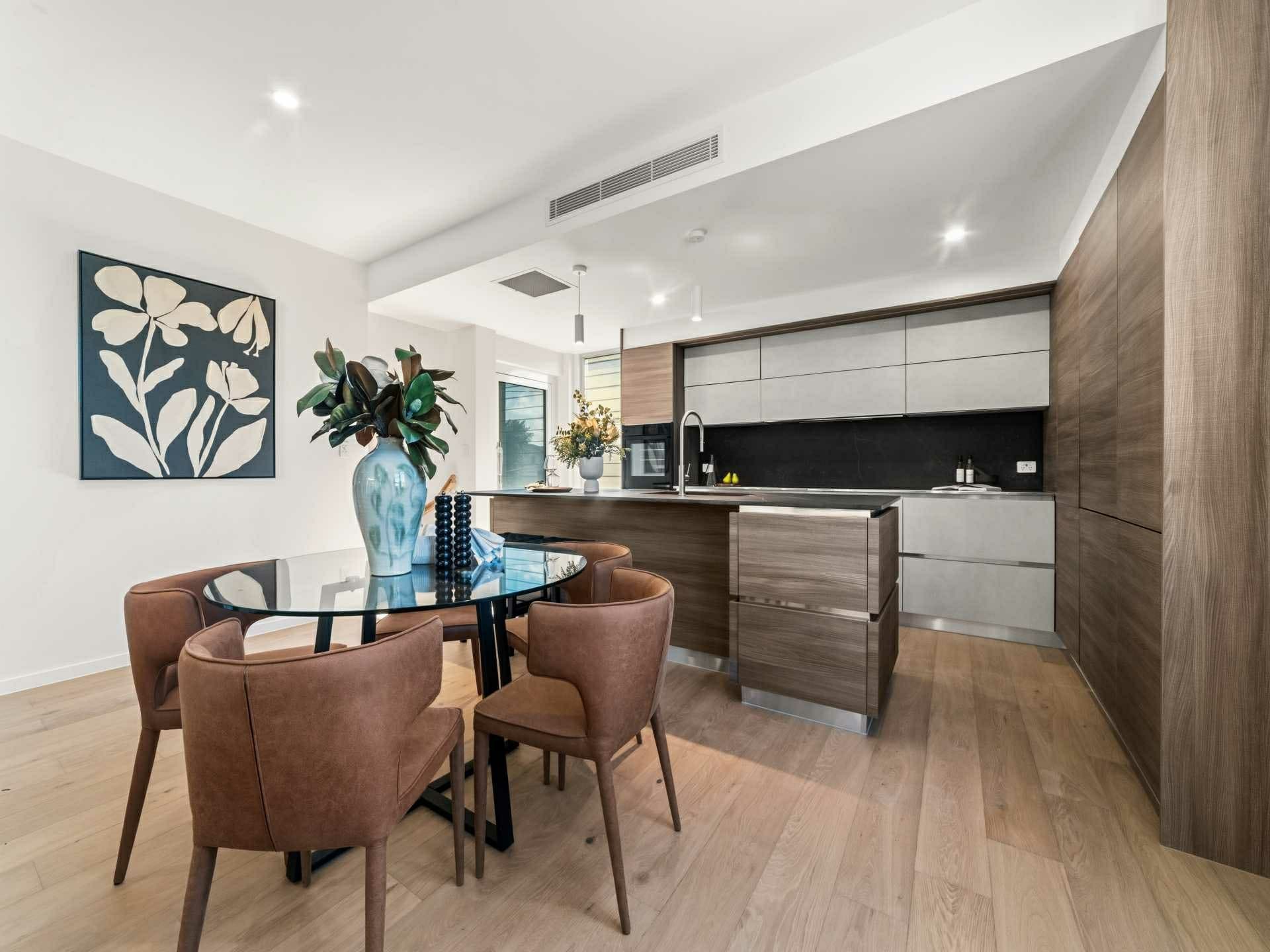 1/10 Abalone Avenue, Paradise Point, Paradise Point - Image 1